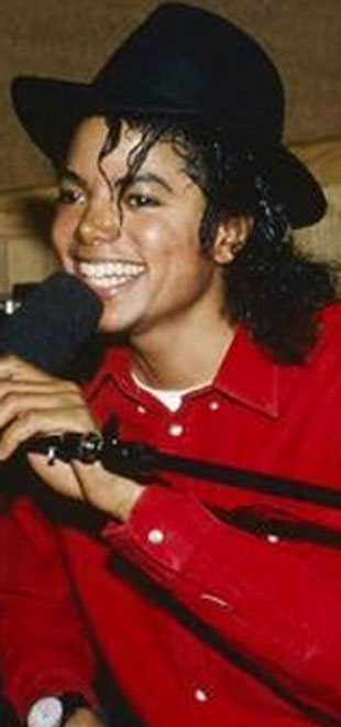 Ex-empresário de Michael Jackson revela detalhes sobre o vício em drogas do cantor