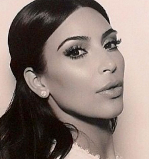 Kim Kardashian usou uma maquiagem simples e natural, saiba os detalhes!
