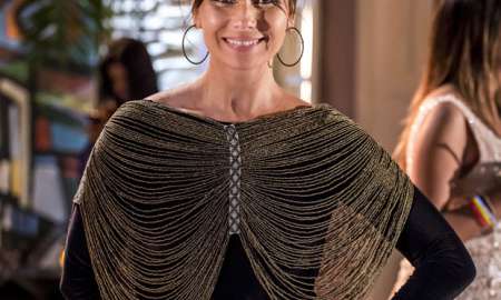 Giovanna Antonelli usa colar de um mil e 350 reais em <i>Em Família</i>