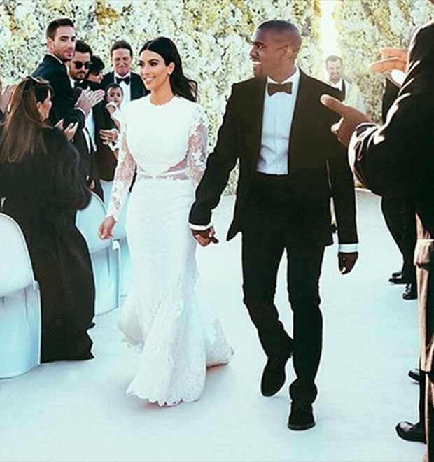 Kanye West presenteia Kim Kardashian com quadro dela quase nua