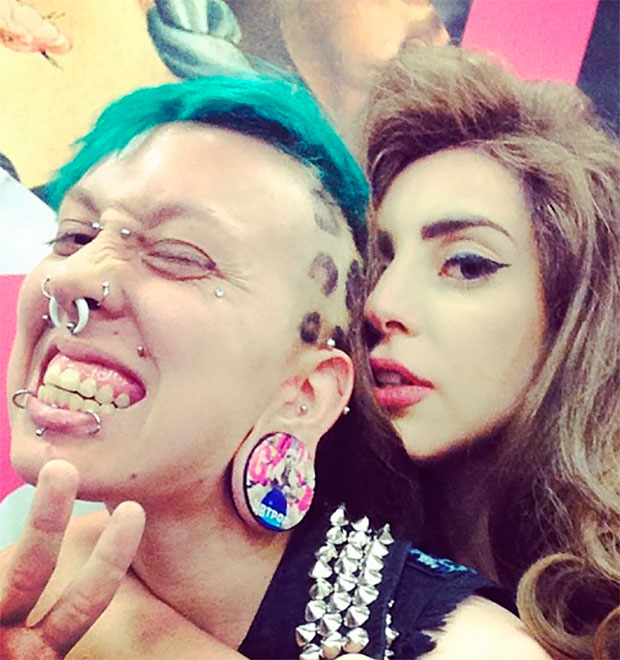 <i>Meus fãs são assassinos de regras</i>, escreve Lady Gaga