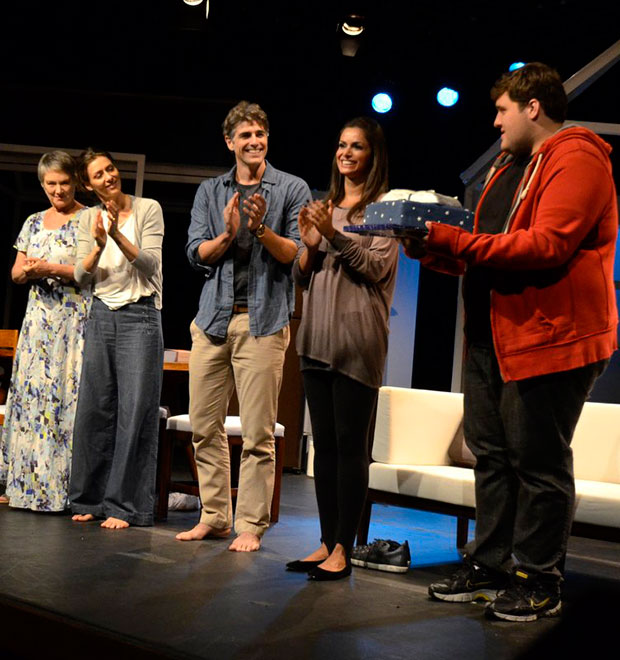 Reynaldo Gianecchini e Maria Fernanda Cândido comemoram a centésima apresentação de peça