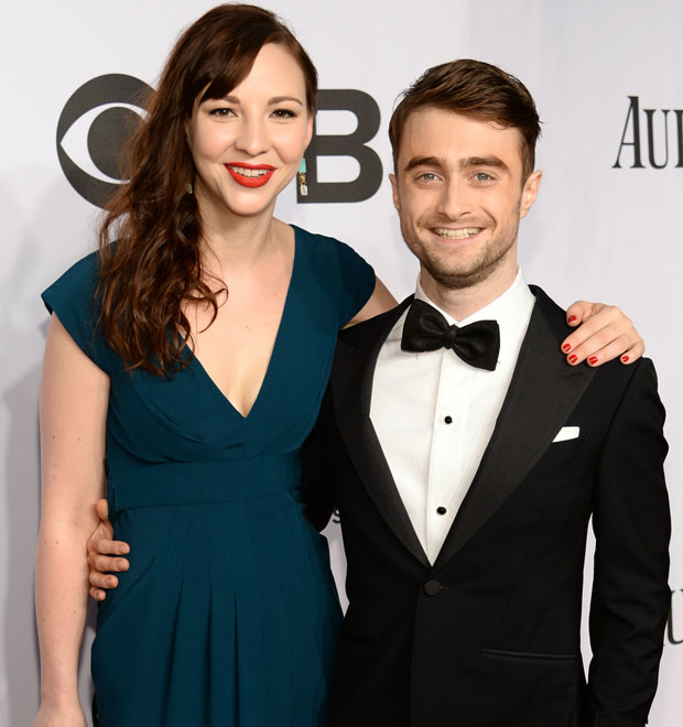 Daniel Radcliffe aparece em evento com suposta namorada