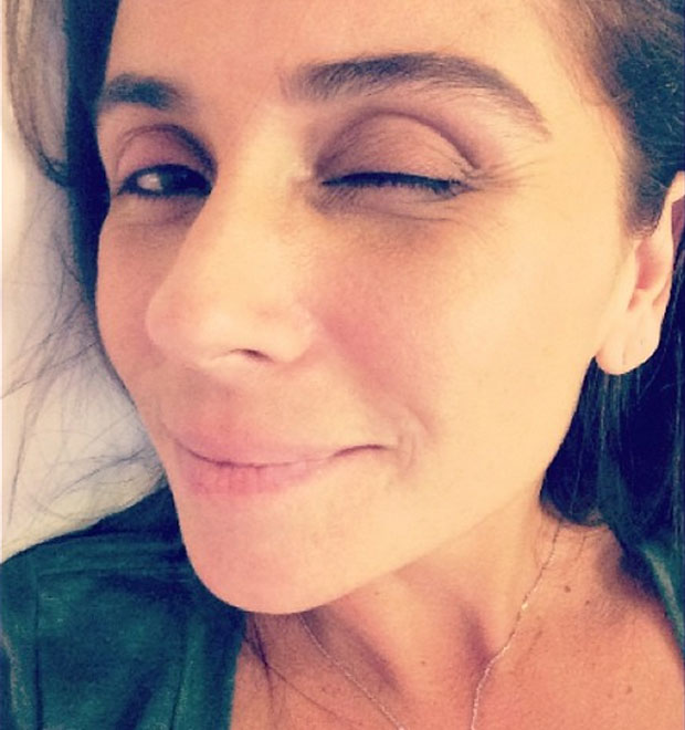 Giovanna Antonelli mostra as <i>rugas de preocupação</i> aos fãs