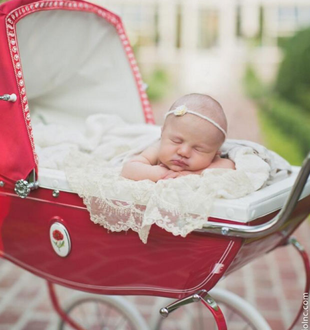 Kelly Clarkson apresenta a sua primeira filha, veja!