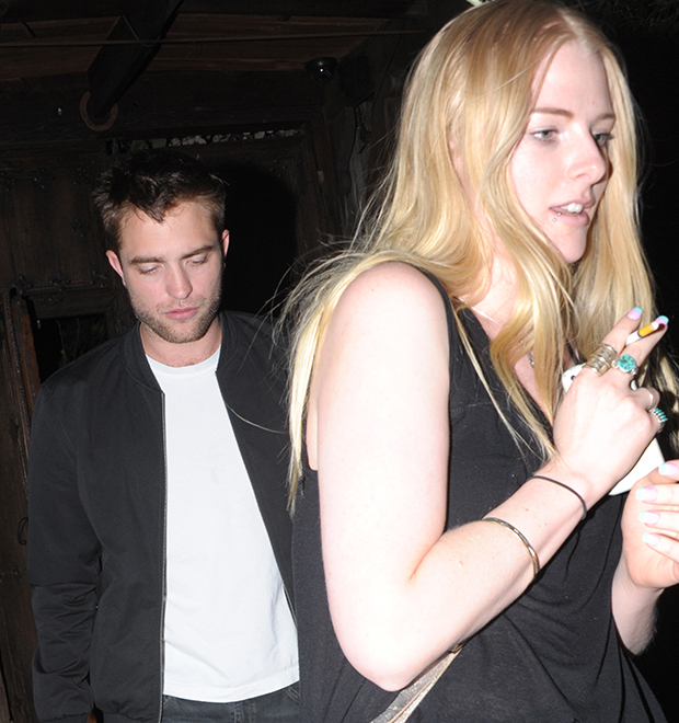 Namoro entre Robert Pattinson e modelo pode ter sido confirmado