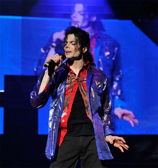 Médico acusado da morte de Michael Jackson diz que sente remorso pelo falecimento