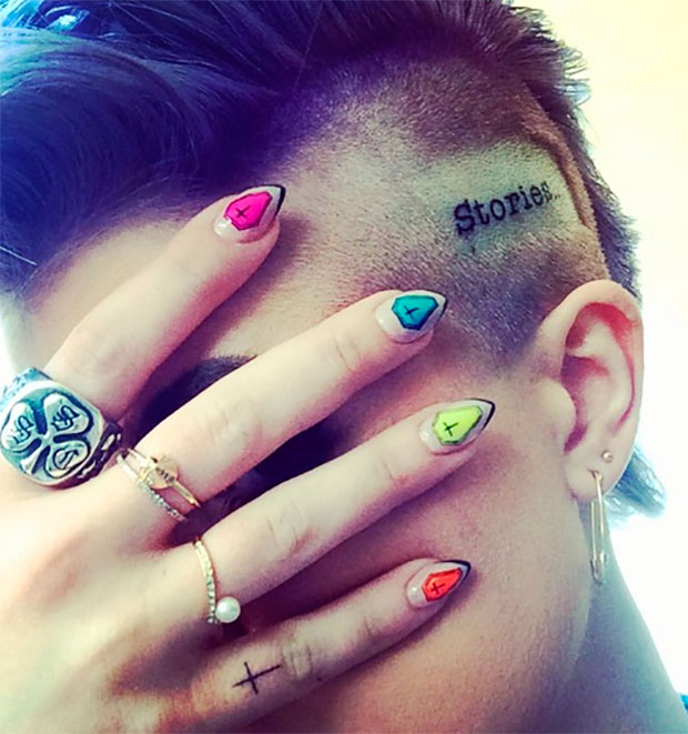 Sharon Osbourne não aprova a nova tatuagem da filha, Kelly