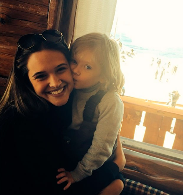 Adriane Galisteu divulga foto fofa e conta que seu filho está <i>apaixonado</i>