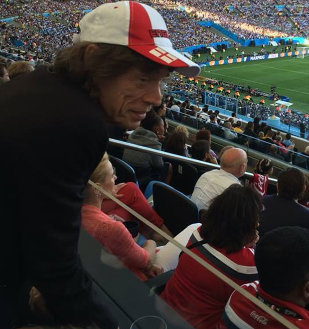 Mick Jagger não quer falar sobre fama de pé frio