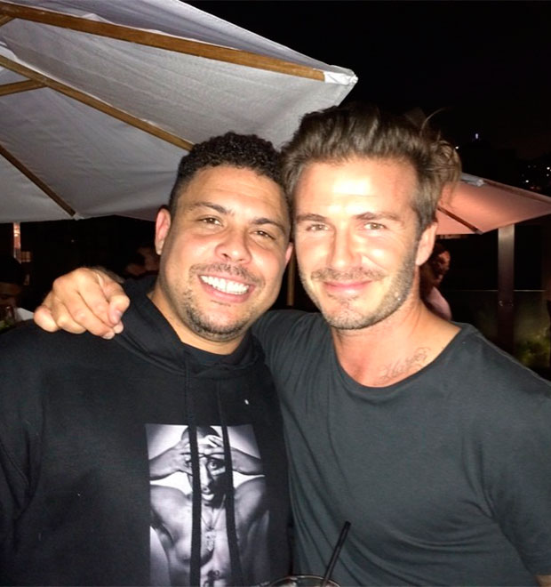 David Beckham posa Ronaldo durante passagem pelo Brasil
