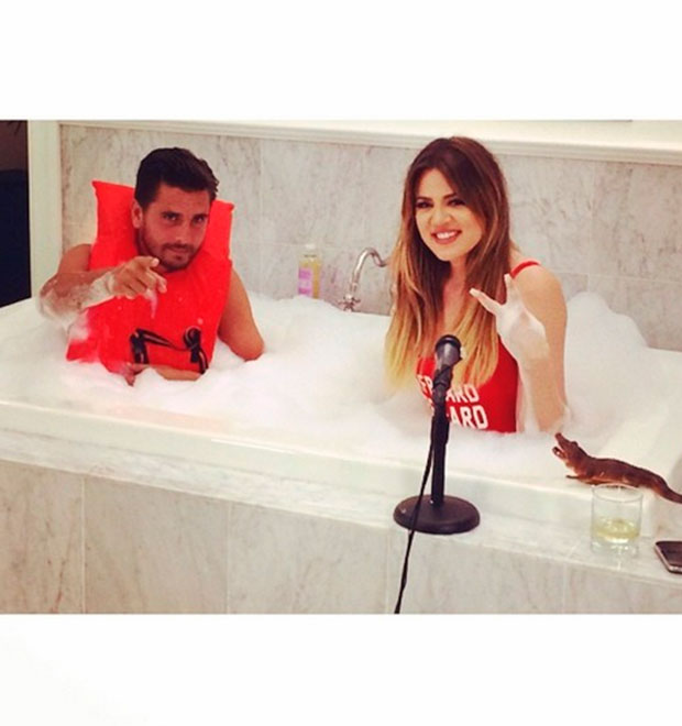 Khloé Kardashian salva Scott Disick na banheira, entenda!