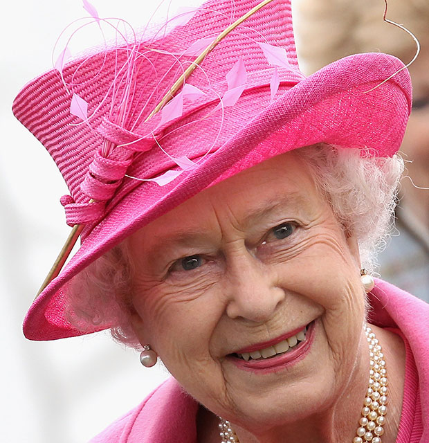Cavalo de corrida da rainha Elizabeth II é reprovado em exame <i>antidoping</i>
