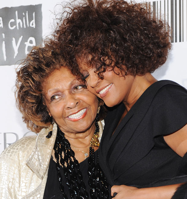 Mãe de Whitney Houston está cansada das histórias falsas sobre a filha