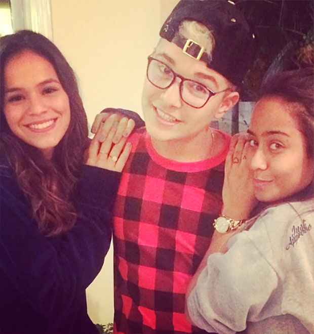 Após fim de <i>Em Família</i>, Bruna Marquezine curte férias ao lado de Neymar e seus amigos