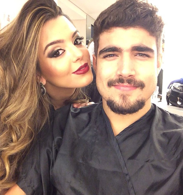 Giovanna Lancelloti faz <i>selfie</i> com Caio Castro em dia de beleza