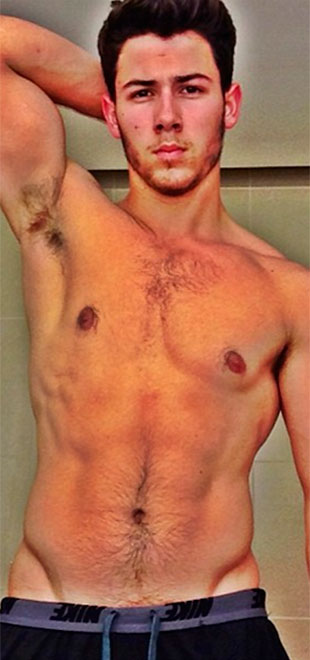 Nick Jonas fala sobre corpo musculoso: <i> Eu queria parecer um animal</i>