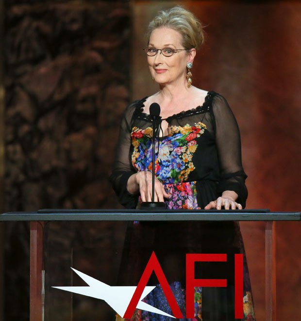 Meryl Streep aprende a tocar guitarra para interpretar novo personagem