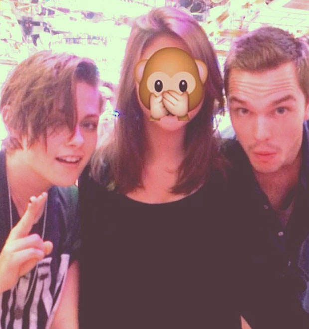 Em meio a rumores, Nicholas Hoult fala sobre papel romântico com Kristen Stewart