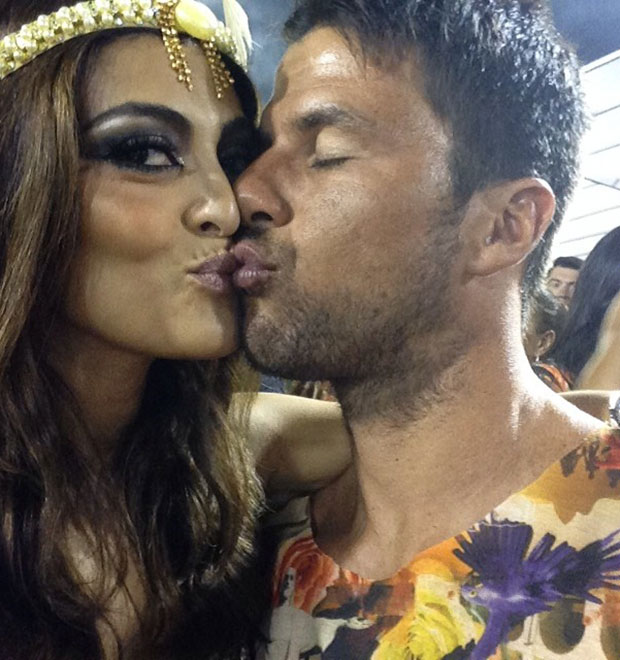 Juliana Paes embarca para a Europa em segunda lua de mel