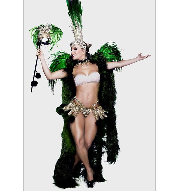 Claudia Leitte será rainha de bateria da Mocidade Independente e fará maratona no Carnaval