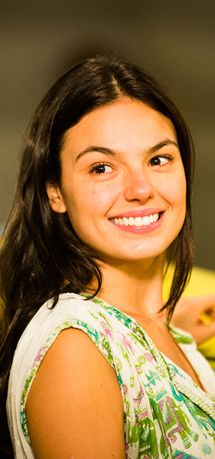Isis Valverde diz que não se deixa abalar pelos rumores: <i>Não tiro o sorriso do rosto</i>