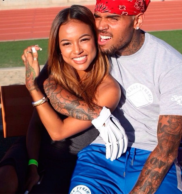 Karrueche Tran fala sobre o relacionamento com Chris Brown: <i>É complicado</i>