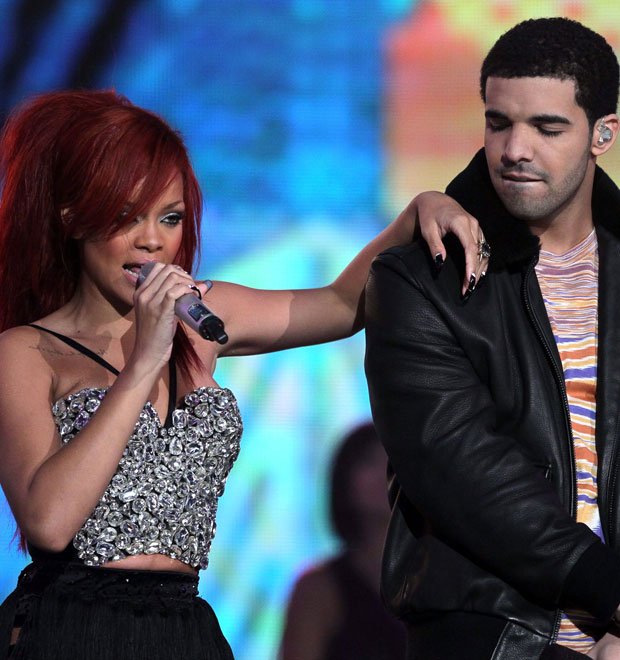 Após término de namoro, Rihanna e Drake ficam <i>felizes de ver um ao outro</i>
