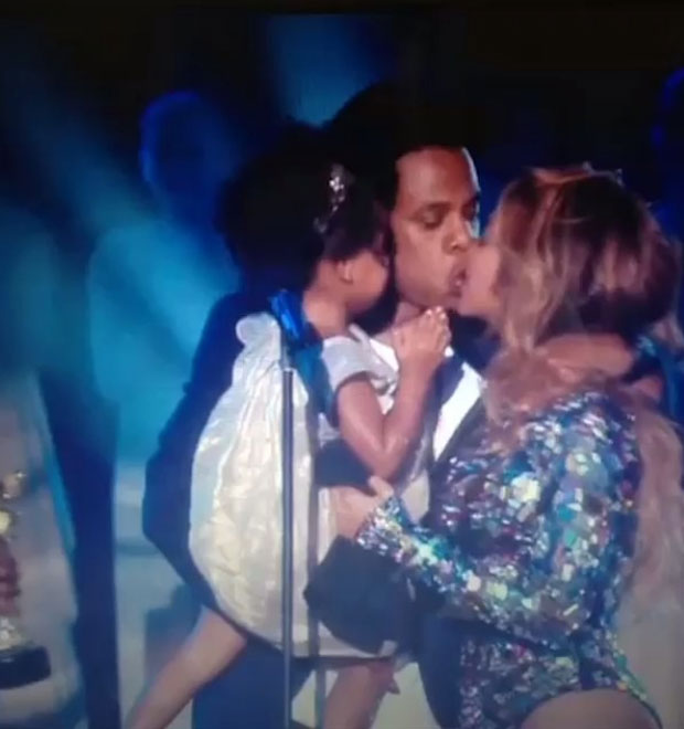 Pai de Beyoncé diz que rumores de separação da cantora são estratégia publicitária