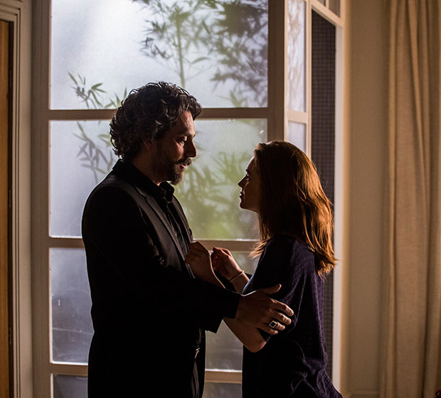 Marina Ruy Barbosa comenta sobre suposto <i>affair</i> com Alexandre Nero: -<i>Eu e Nero damos risada</i>.