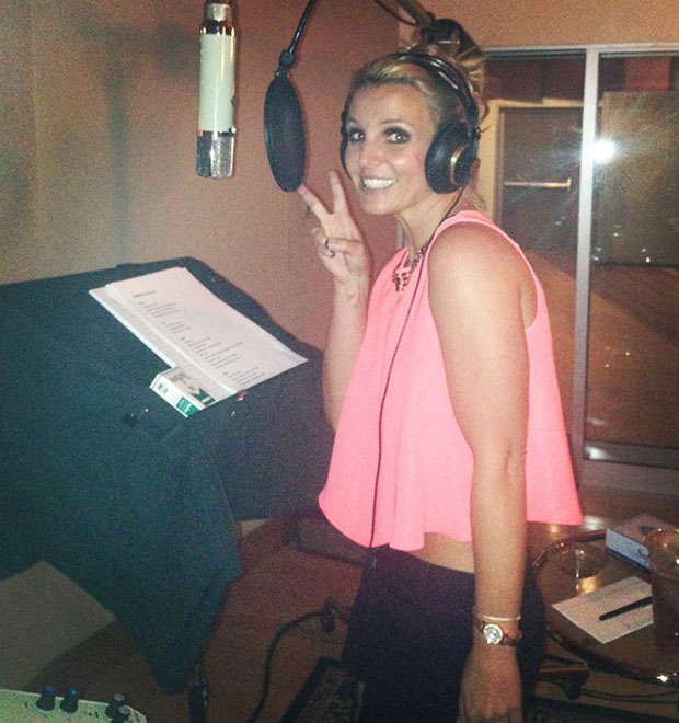 Solteira, Britney Spears se dedica ao trabalho em estúdio