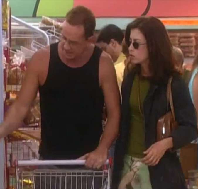 E o que aprendemos com Os Normais sobre o Natal? Ele é repleto de comidas secas! Difícil não reparar que entre nozes, perus e vinhos, o feriado realmente tem comidas mais secas. E o que aprendemos com Os Normais sobre o Natal? Ele é repleto de comidas secas! Difícil não reparar que entre nozes, perus e vinhos, o feriado realmente tem comidas mais secas.