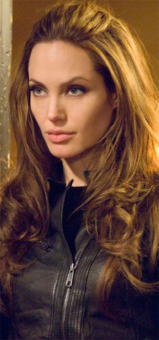 Angelina Jolie irá dirigir novo filme na África. Saiba mais!