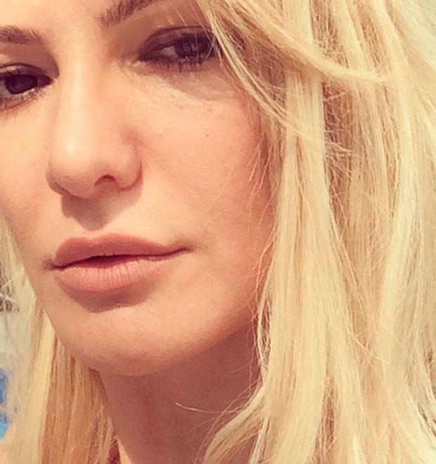 Antonia Fontenelle faz <i>selfie</i> e diz: <i>Pode vir quente que eu estou fervendo</i>
