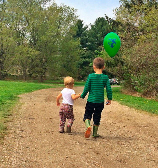 Com foto dos filhos, Gisele Bündchen pede que seus fãs se conscientizem sobre a natureza
