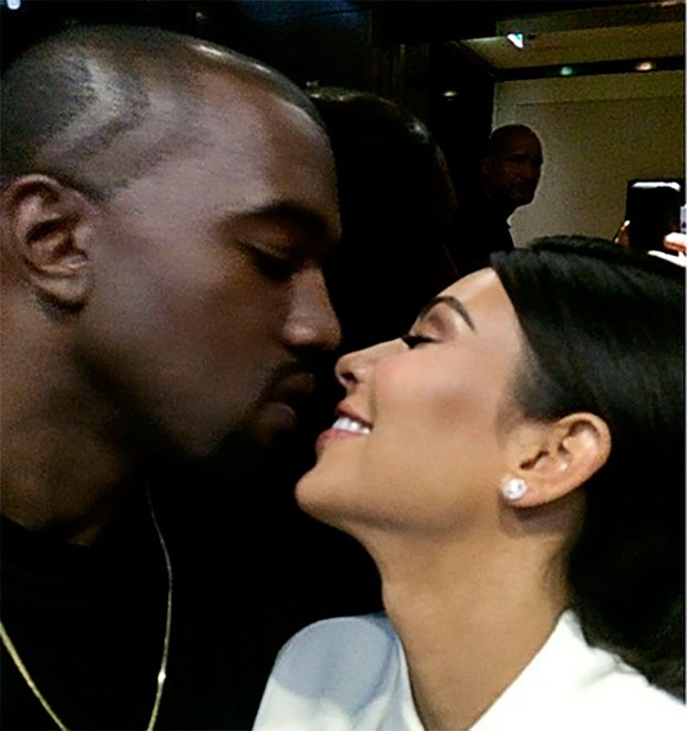 Kim Kardashian e Kanye West têm momento de romance no elevador, veja a foto!