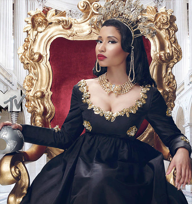 Nicki Minaj é escolhida para apresentar o <i>EMA</i> e posa como rainha