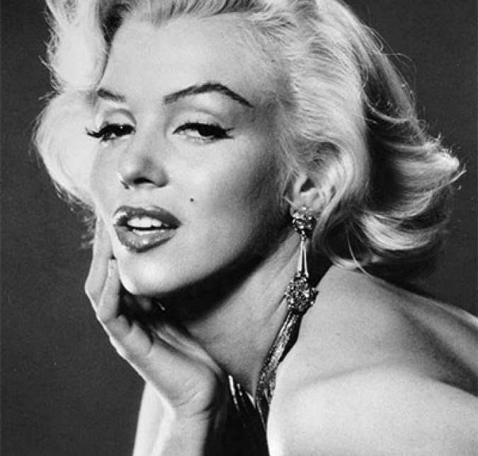 Madonna é considerada a Rainha do Pop e uma de suas mais famosas canções, Vogue, contou com vários nomes de pessoas famosas, como Marilyn Monroe, Marlon Brando e Grace Kelly .