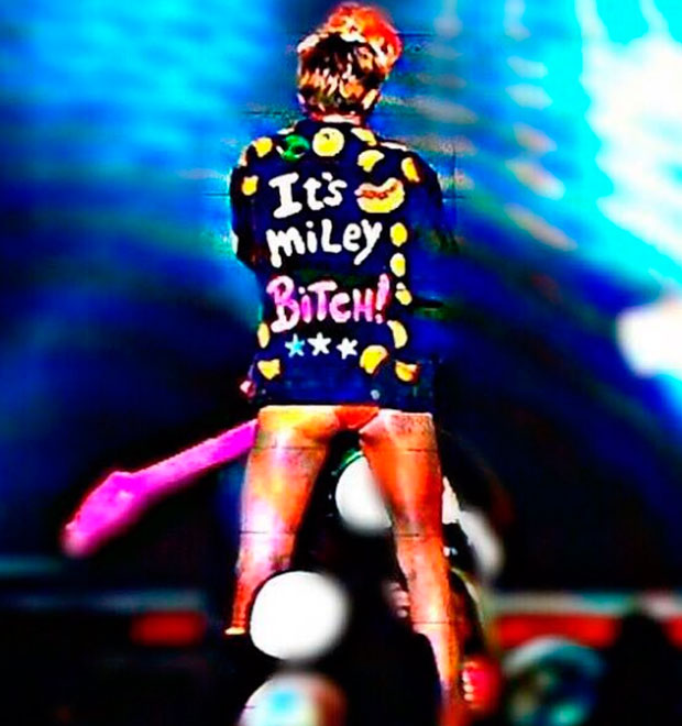 Miley Cyrus copia Britney Spears e irrita fãs da princesa do <i>pop</i>, entenda!