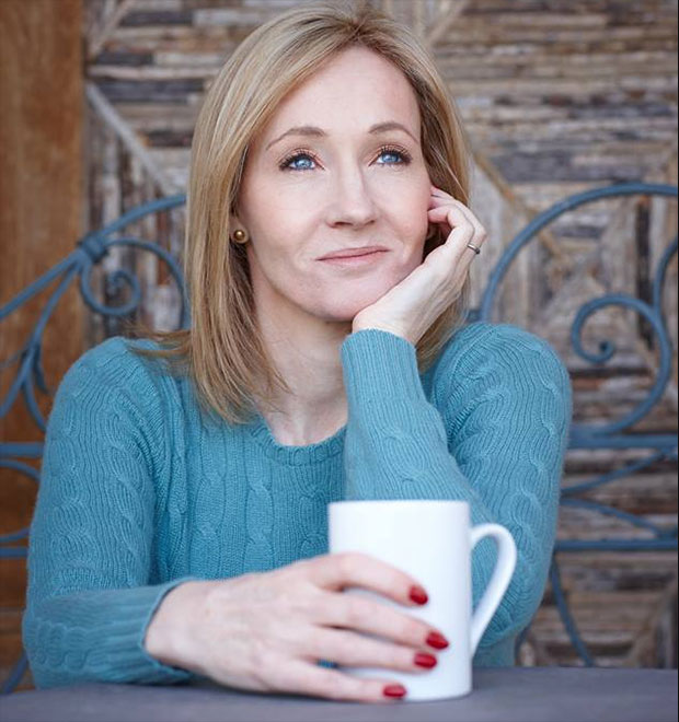 J.K. Rowling anima fãs de <i>Harry Potter</i> através de sua página no <i>Twitter</i>