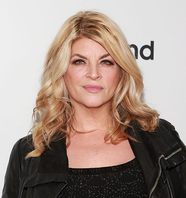 Kirstie Alley comenta caso de abuso de menores de Stephen Collins: <i>Tem que jogar na cadeia</i>