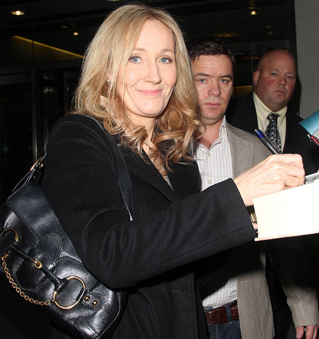 J.K Rowling solta enigma no <i>Twitter</i> e deixa os fãs ansiosos para uma continuação de <i>Harry Potter</i>