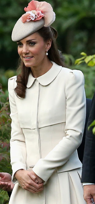 Kate Middleton repousa na casa dos pais para cuidar da saúde durante a gravidez
