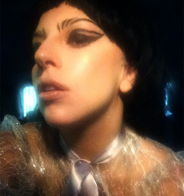 Lady Gaga gasta mais de 25 mil reais em compras na Inglaterra