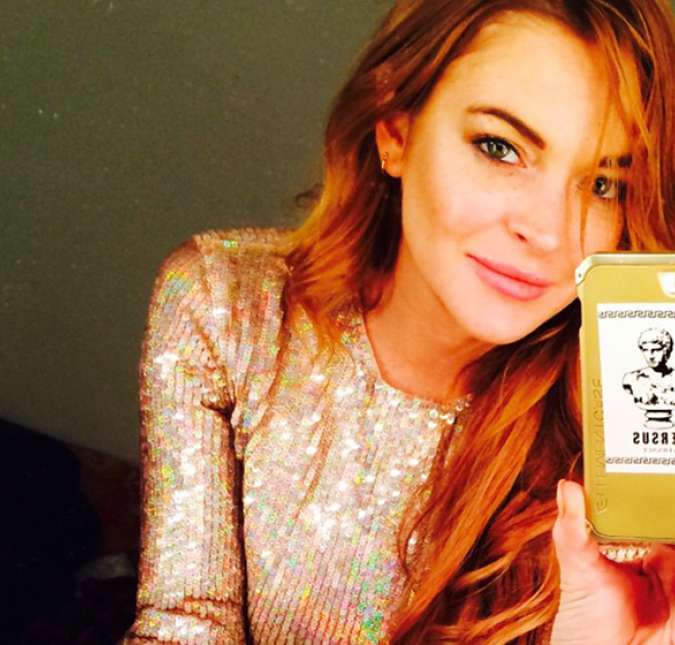 Lindsay Lohan se envolveu em mais uma polêmica. Ela e o irmão, Michael Jr., estão sendo acusados de copiar a ideia um aplicativo de comércio de roupas online, criado pela ex-sócia, Fima Potik, que está pedindo quase 150 milhões de reais pelo crime. A atriz, Michael e Fima eram sócios da empresa Spotted Friend em 2013. Além disso, de acordo com o site Page Six, os irmãos Lohan não poderão trabalhar mais no projeto enquanto a justiça estuda o caso. - O aplicativo Vigme [nome do aplicativo] é quase idêntico em design e layout do aplicativo da Spotted Friend, afirmou a ex-sócia.