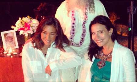 Daniele Suzuki publica foto ao lado de Juliana Knust e guru espiritual