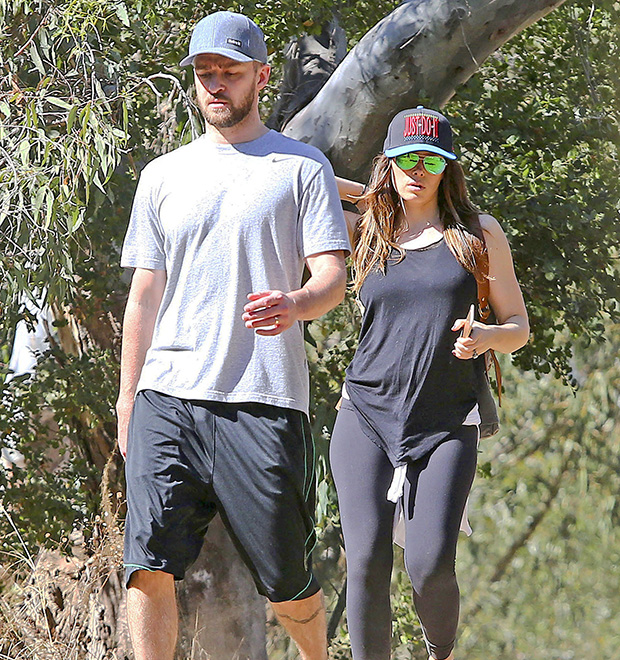 Jessica Biel é flagrada com barriguinha mais saliente e aumenta rumores de gravidez