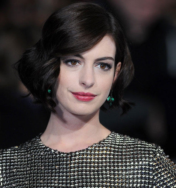 Anne Hathaway conta como superou comentários negativos a seu respeito