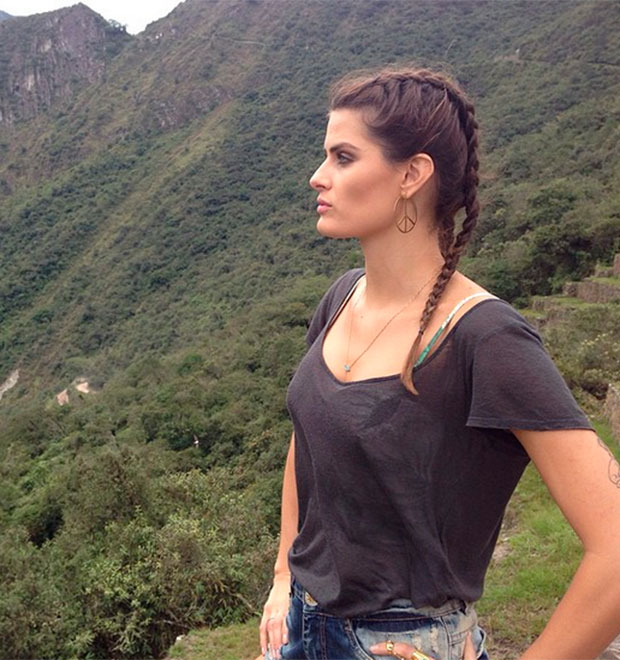 Isabelli Fontana grava <i>reality show</i> com temática <i>misticismo</i>