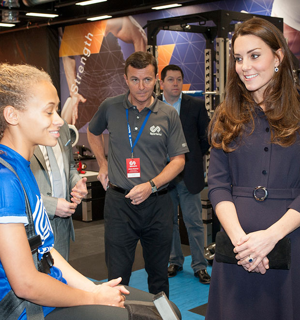 Kate Middleton participa de <i>workshop</i> de instituição de caridade esportiva